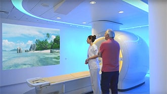 Решение для пациента, применяемое в туннеле магнита, улучшает процесс МР-визуализации с ориентацией на пациента