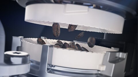 Керамические жернова гарантируют долгосрочную эффективность при приготовлении до 20 000 чашек кофе