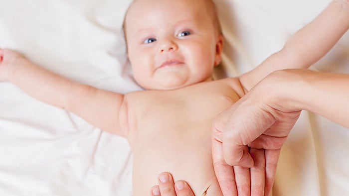Газики у новорожденного – как помочь?