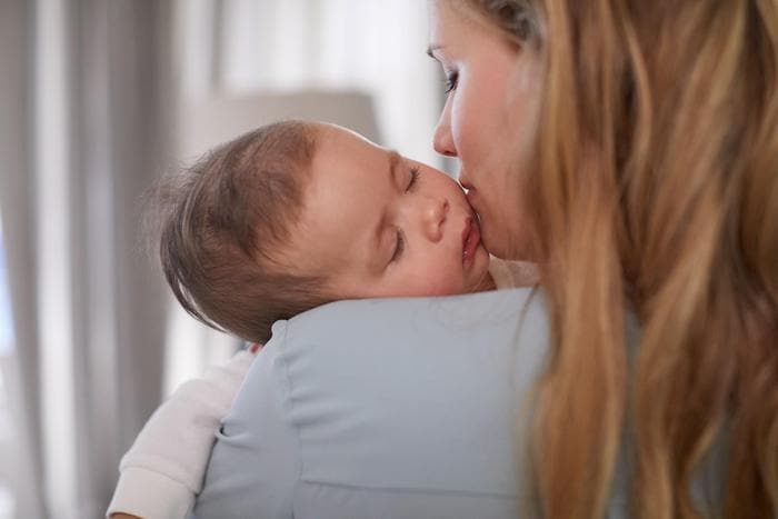 Срыгивание после кормления широко распространенное явление в первые месяцы жизни малышей