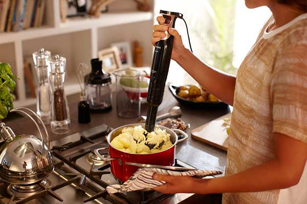 Как приготовить блины с помощью ручного блендера?