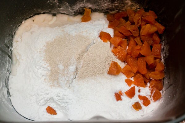 Хлеб безглютеновый с курагой изюмом и орешками