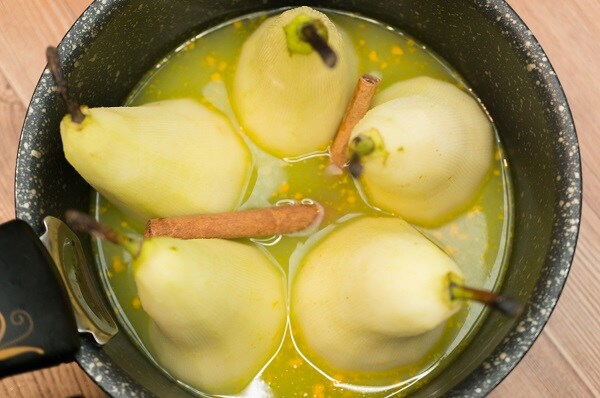 Pears in grape juice 5