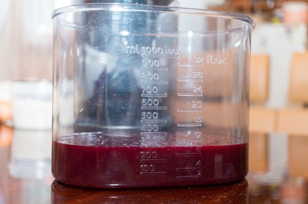 Sambuca with black currant 3
