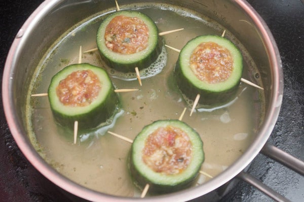Камбоджийский суп с огурцами