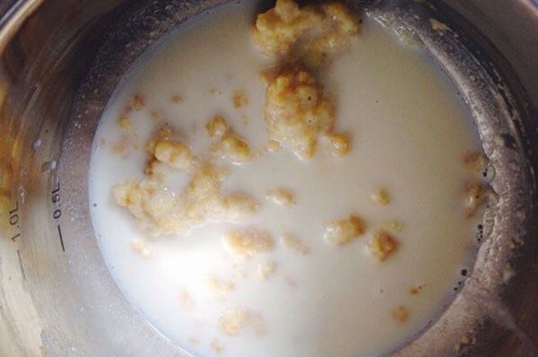 Картошка фри и брокколи с сырным соусом