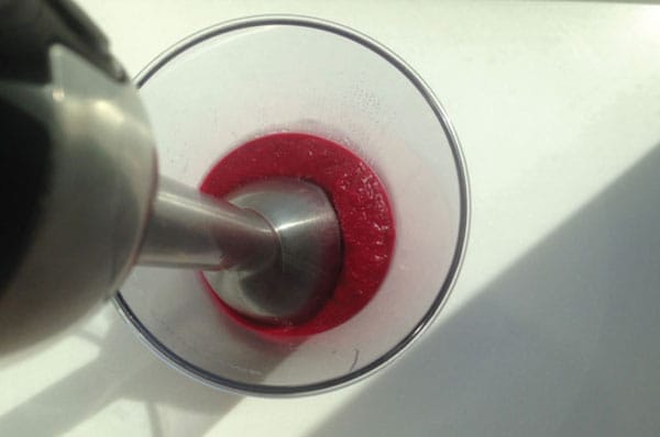 Beetroot hummus blender