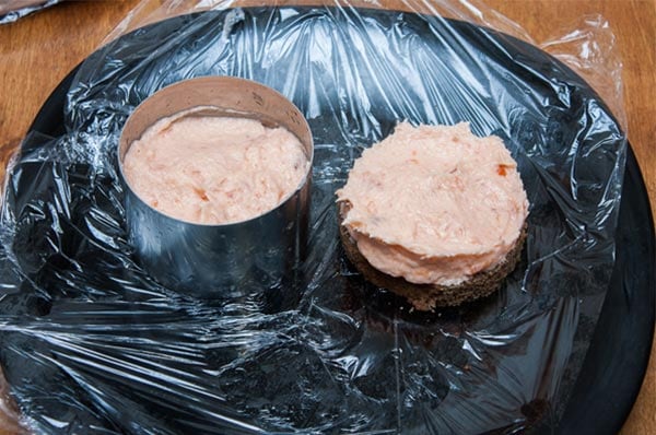Рыбное суфле на ржаном хлебе