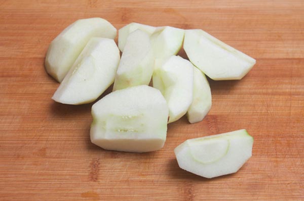 Салат с курицей с соусом из тунца