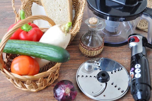Салат с дайконом и крутонами