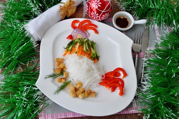 Салат с дайконом и крутонами