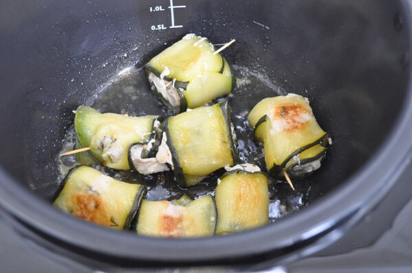 Рулетики из цукини и куриной грудки