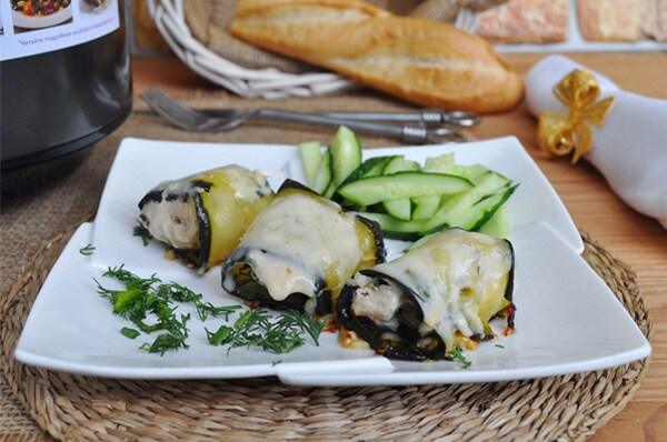 Рулетики из цукини и куриной грудки