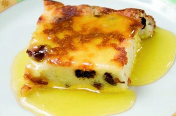 Запеканка творожная с изюмом и цукатами