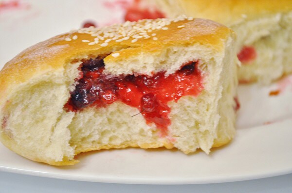 Булочки с клюквой