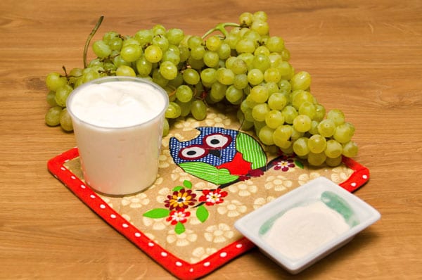 Виноградное желе с йогуртом