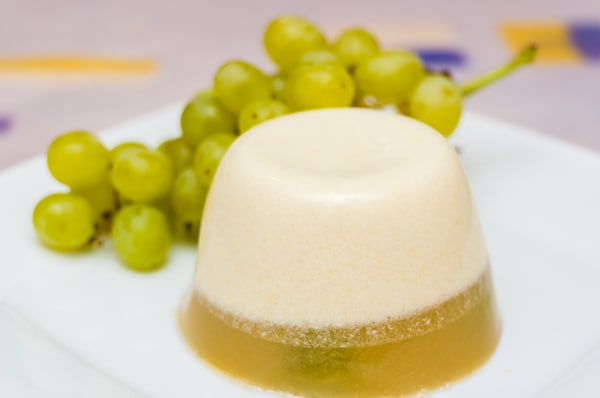 Виноградное желе с йогуртом