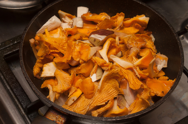 Пирог с лисичками