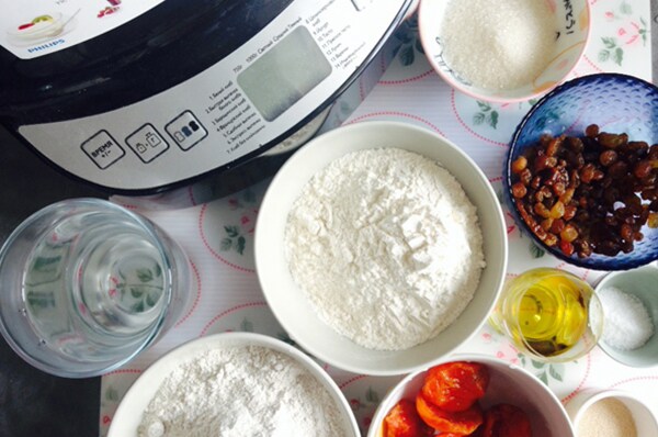 Ржаной хлеб с курагой и изюмом