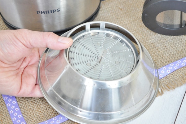 Постный пирог с папоротником и капустой