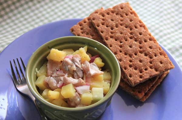 Картофельный салат c сельдью