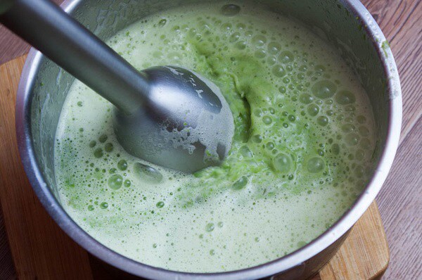 Суп из спаржи с белыми грибами