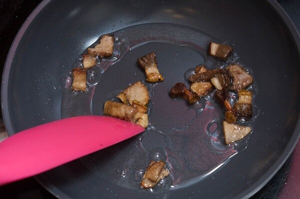 Суп из спаржи с белыми грибами